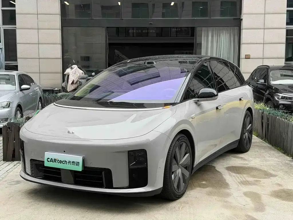 2025 Li Auto i8 Standard