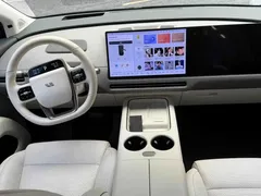 2025 Li Auto i8 Standard — фото 10