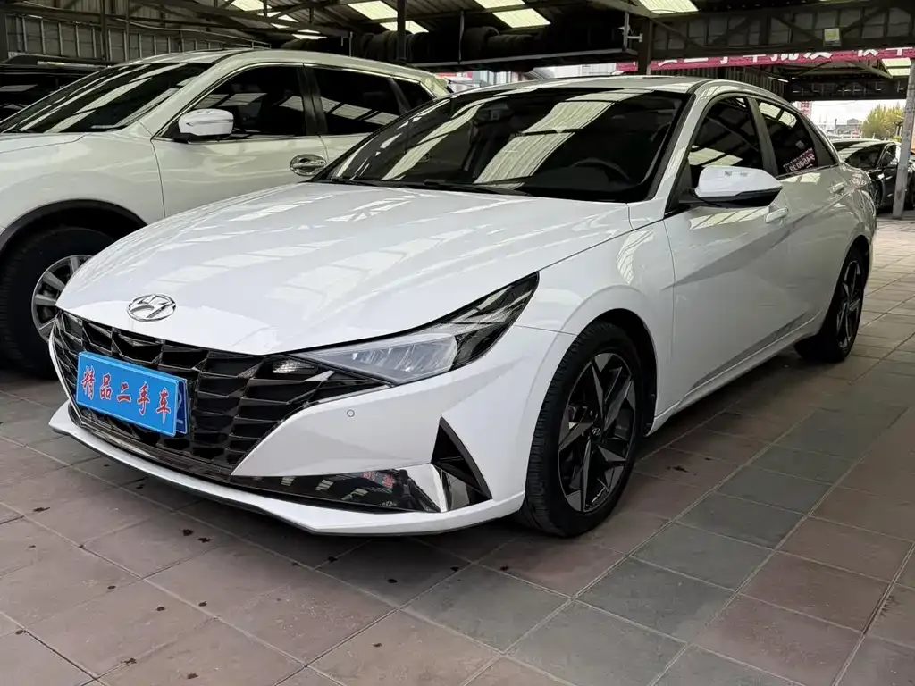 2022 Hyundai Elantra 1.5L CVT LUX Premium