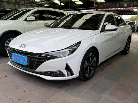 2022 Hyundai Elantra 1.5L CVT LUX Premium