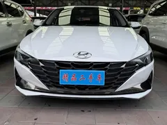 2022 Hyundai Elantra 1.5L CVT LUX Premium, белый — фото 2