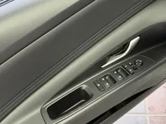 2022 Hyundai Elantra 1.5L CVT LUX Premium, белый — фото 14
