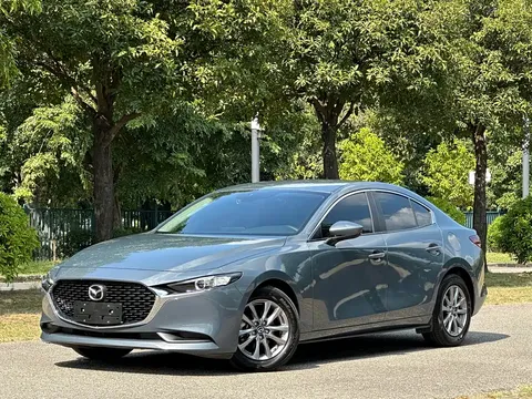 2023 Mazda 3 1.5L MT