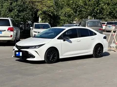 2021 Toyota Corolla TNGA 1.5L CVT GR Sport, белый — фото 1