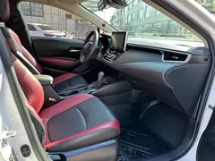 2021 Toyota Corolla TNGA 1.5L CVT GR Sport, белый — фото 11
