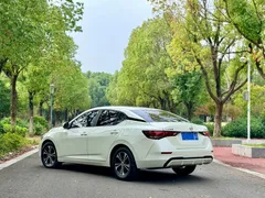 2022 Nissan Sylphy 1.6L XL CVT Enjoy, белый — фото 12