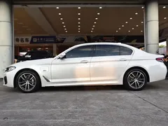 2022 BMW 5 Series 535Le PHEV Pioneer M Sport Package, белый — фото 4