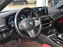 2022 BMW 5 Series 535Le PHEV Pioneer M Sport Package, белый — фото 7