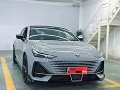 2022 Changan UNI-V 1.5T Sport — фото 3