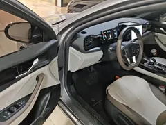 2024 BYD Qin PLUS Honor DM-i PHEV 55km Leading — фото 16