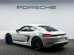 2022 Porsche 718 Cayman T 2.0T, белый — фото 5