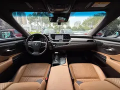 2020 Lexus ES 300h Executive, белый — фото 8