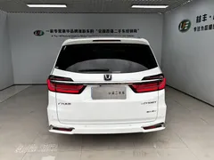 2022 Honda Odyssey 2.0L e:HEV, белый — фото 6