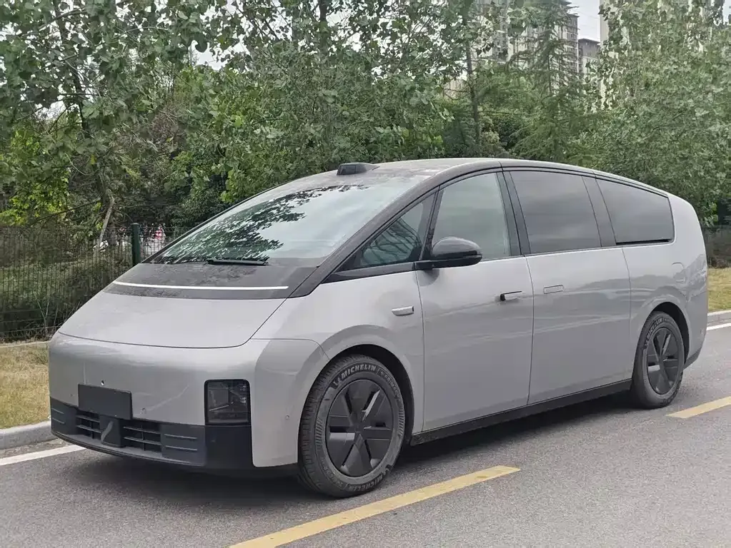 2024 Li Auto MEGA Ultra