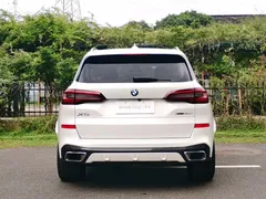 2022 BMW X5 30Li Premium M Sport Package, белый — фото 5