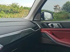2022 BMW X5 30Li Premium M Sport Package, белый — фото 20