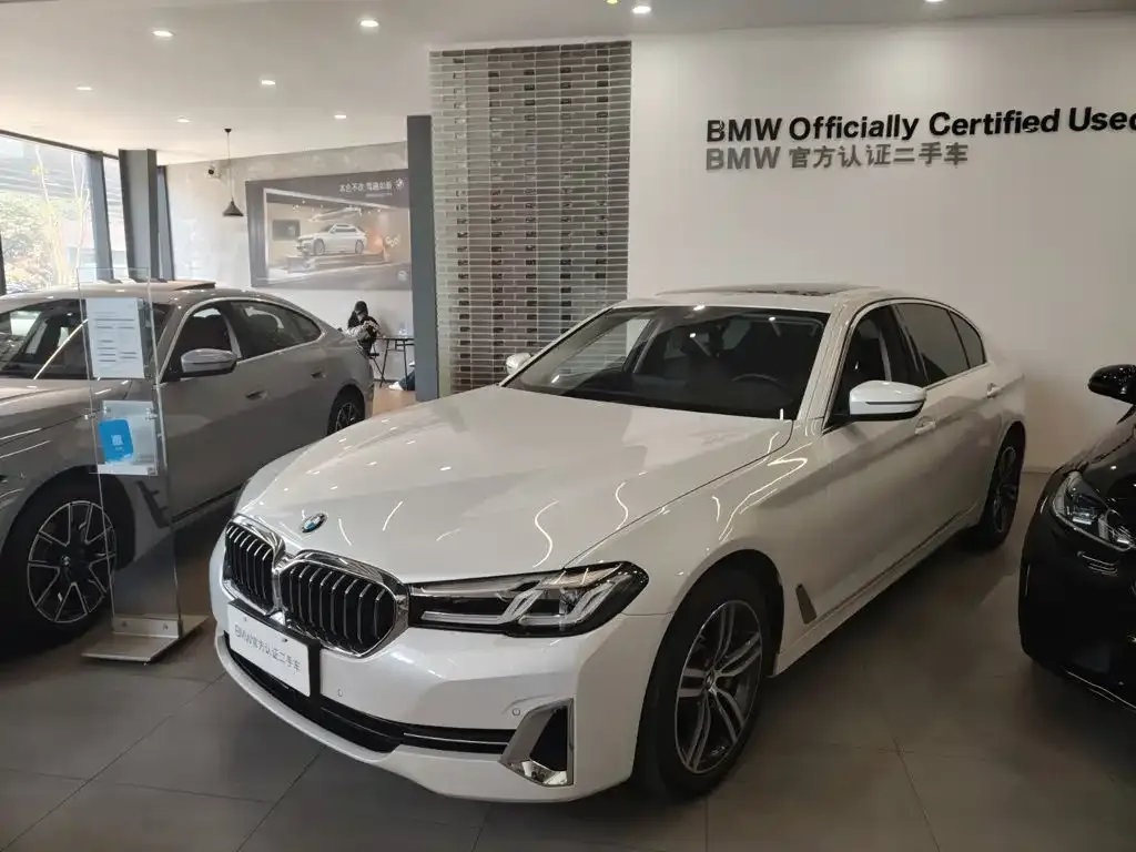 2022 BMW 5 Series 530Li xDrive Luxury Package