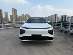 2022 Xpeng G9 570 Pro, белый — фото 2