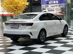 2023 Kia Cerato 1.5L CVT Luxury, белый — фото 4