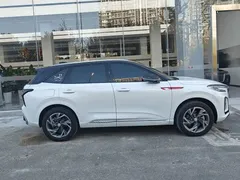 2025 Hongqi HS3 PHEV 117km, белый — фото 4
