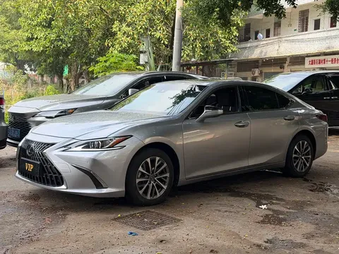 2023 Lexus ES 200 Excellence
