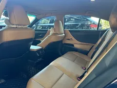 2021 Lexus ES 300h Hybrid Premium, синий — фото 5