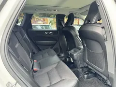 2021 Volvo XC60 T4 Luxury, белый — фото 12