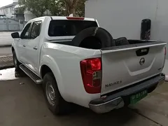2023 Nissan Navara 2.5L AT 4WD Premium, белый — фото 5