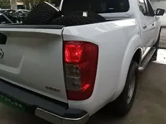 2023 Nissan Navara 2.5L AT 4WD Premium, белый — фото 8