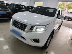 2023 Nissan Navara 2.5L AT 4WD Premium, белый — фото 1