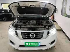 2023 Nissan Navara 2.5L AT 4WD Premium, белый — фото 20