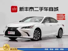 2022 Lexus ES 300h Excellence, белый — фото 1
