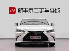 2022 Lexus ES 300h Excellence, белый — фото 2
