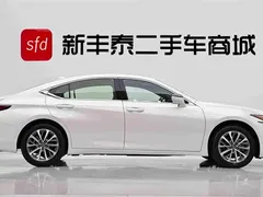 2022 Lexus ES 300h Excellence, белый — фото 3