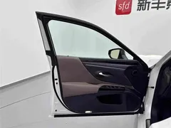 2022 Lexus ES 300h Excellence, белый — фото 8