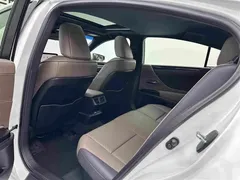 2022 Lexus ES 300h Excellence, белый — фото 24