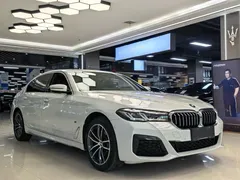 2022 BMW 5 Series 525Li M Sport Package, белый — фото 3