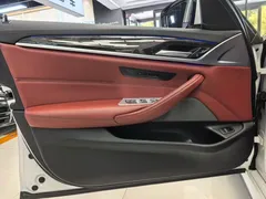 2022 BMW 5 Series 525Li M Sport Package, белый — фото 4
