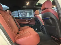 2022 BMW 5 Series 525Li M Sport Package, белый — фото 10
