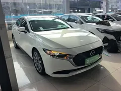 2020 Mazda 3 2.0L AT, белый — фото 4