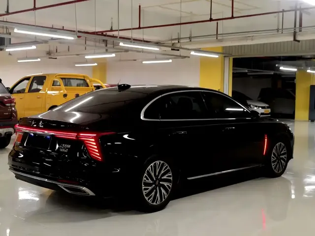 2025 Hongqi H5 2.0T AT Qichang