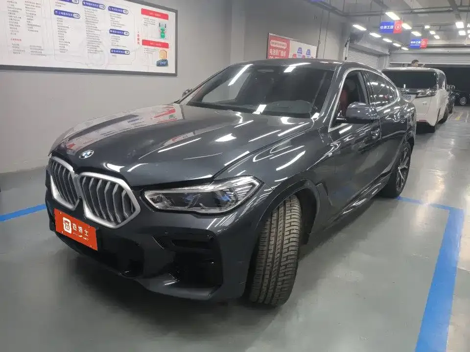 2022 BMW X6 Premium M Sport Package