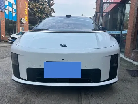 2025 Li Auto i8 Standard