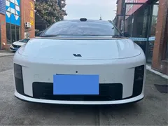 2025 Li Auto i8 Standard, белый — фото 1