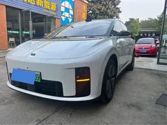 2025 Li Auto i8 Standard, белый — фото 2
