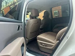 2025 Li Auto i8 Standard, белый — фото 8