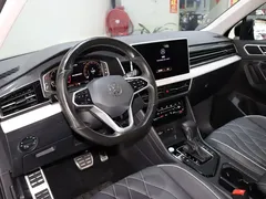 2022 Volkswagen Tiguan L 330TSI AT 2WD R-Line, чёрный — фото 10