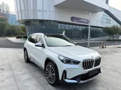 2023 BMW X1 X Design Package, белый — фото 3