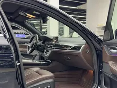 2021 BMW 7 Series 740Li Leading Luxury Package, чёрный — фото 10