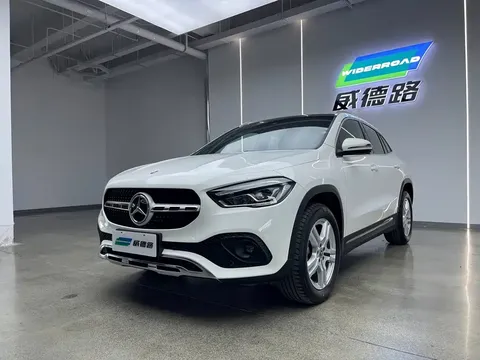 2023 Mercedes-Benz GLA 200